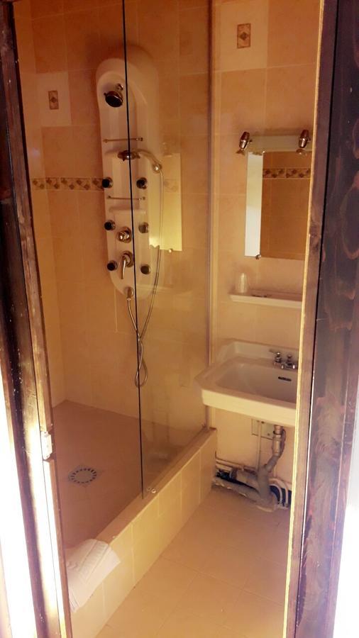 Hotel Le Chalet Sembadel Екстер'єр фото