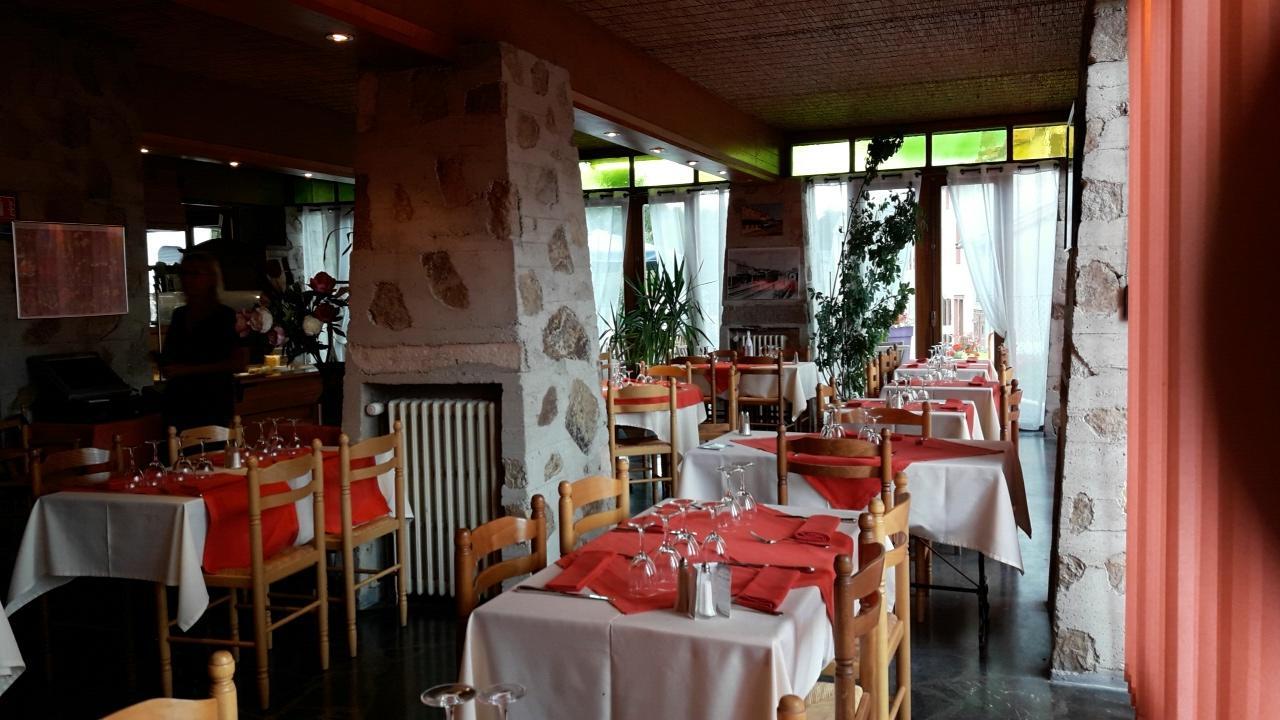 Hotel Le Chalet Sembadel Екстер'єр фото